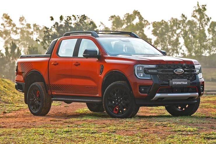 Giá xe Ford Ranger tháng 4/2025, hỗ trợ 50% phí trước bạ